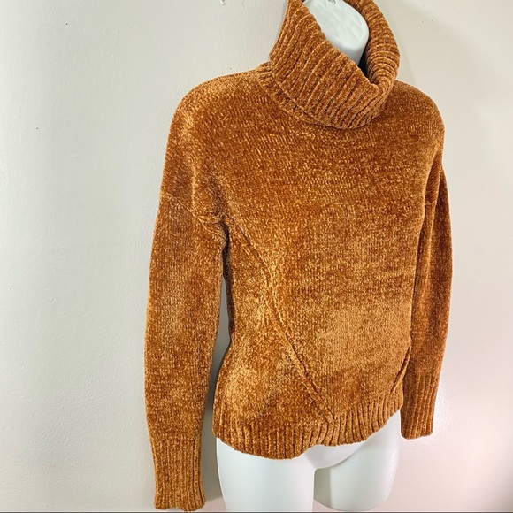 PINK ROSE Gold X-Small Turtleneck Cropped Sweater - Picture 2 of 9